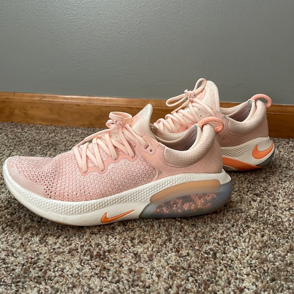 Womens Nike Joy ride shoes